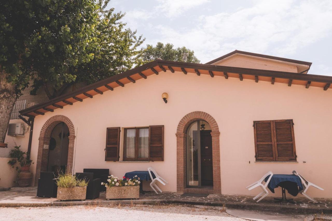 Вилла Agriturismo Le Francesche Ночера-Умбра Экстерьер фото